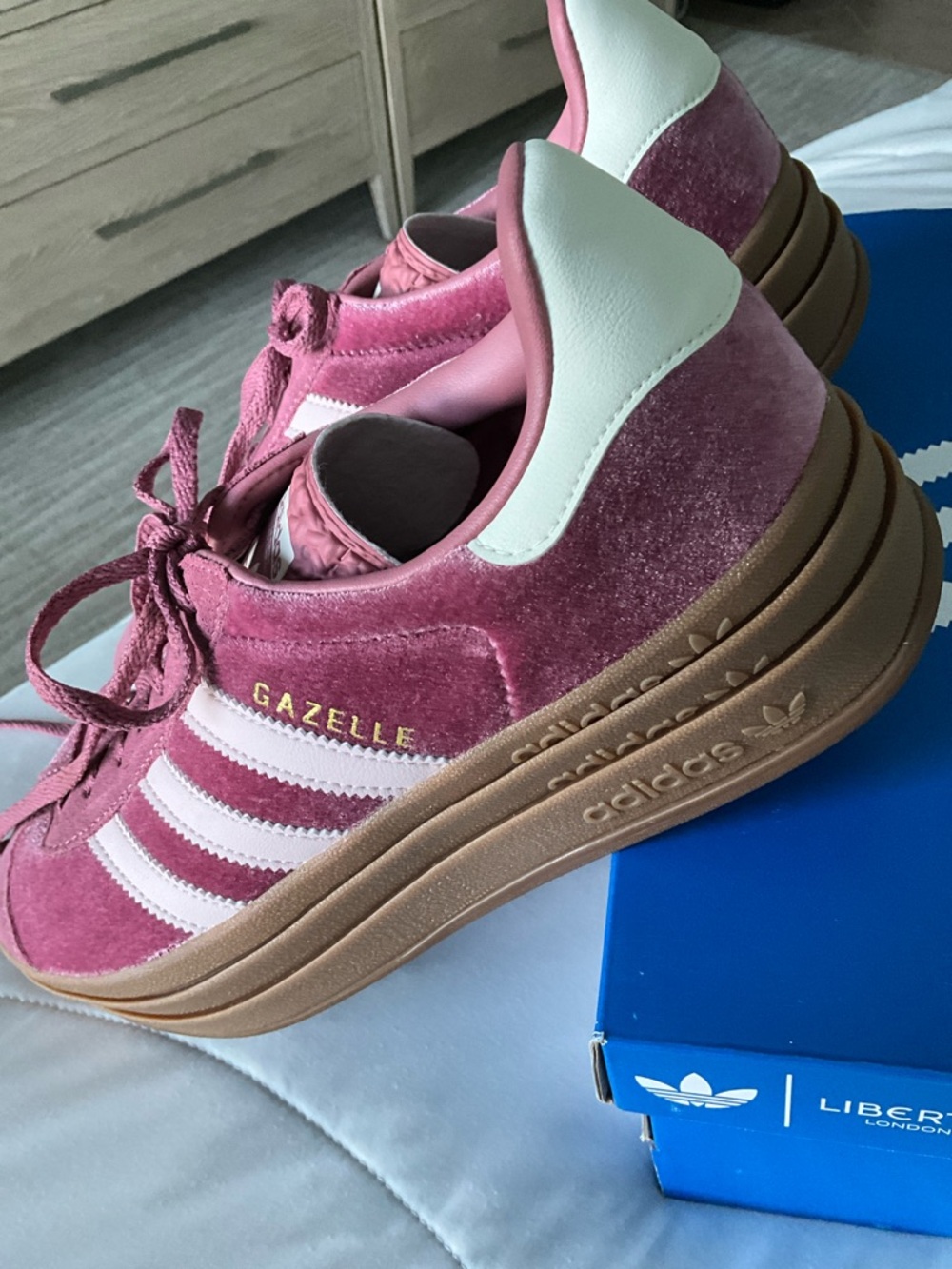 Brand New Never Worn ADIDAS Gazelle Pink Suede Women's Sneakers - Picture 2 of 5